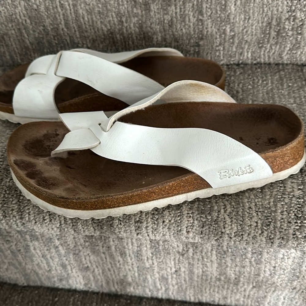 Birkenstock Birki’s  size 38 white leather. This size chart says 7.5.